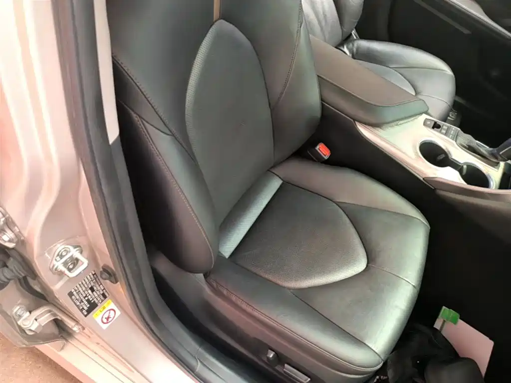Toyota Camry 2018 Hybrid 2.5HG Luxury Edition фото 25
