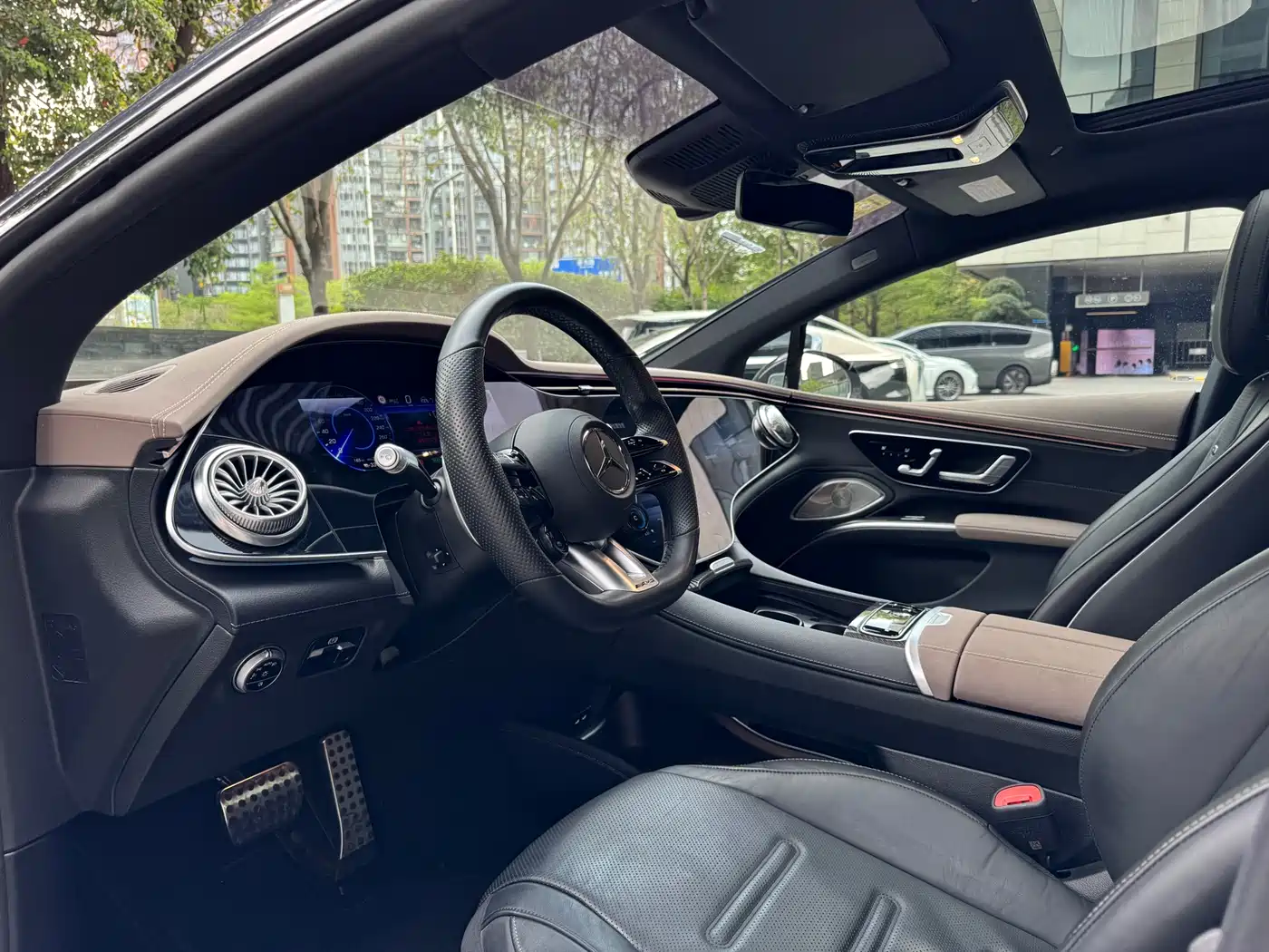 MERCEDES-BENZ EQS AMG