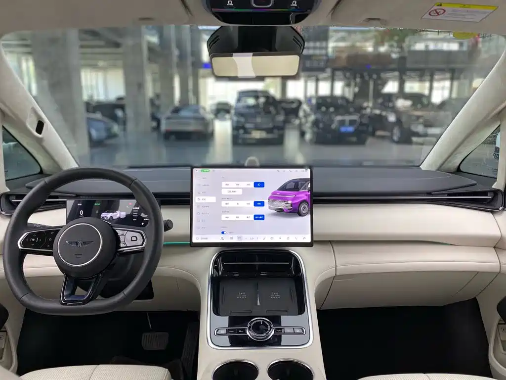 Geely Galaxy Galaxy V900 2026 2026 Model Year Base Version 6-Seater