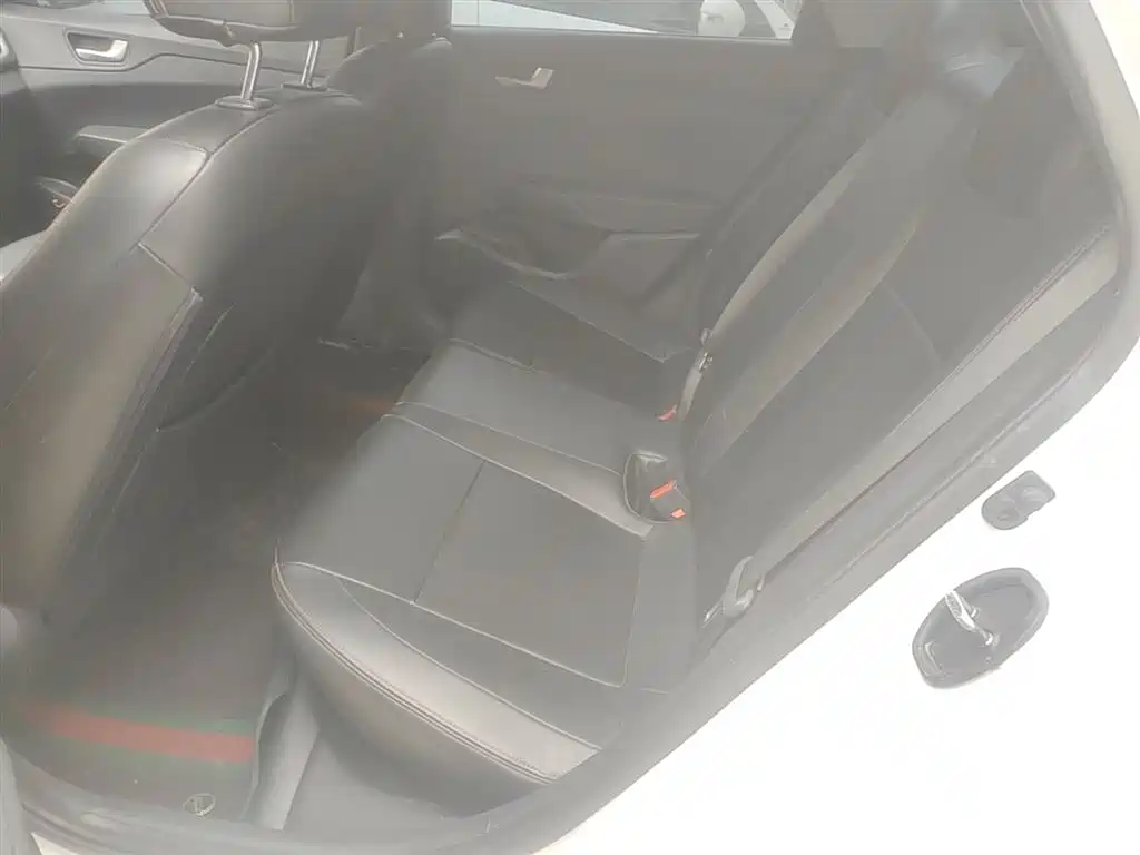 Hyundai Verna 2016 1.4L Manual Cool Edition GLS фото 17