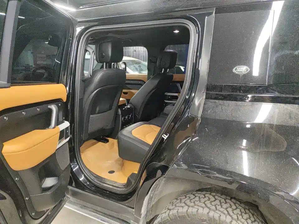 Land Rover Defender 2024 110 3.0T P400 X-DYNAMIC HSE фото 8
