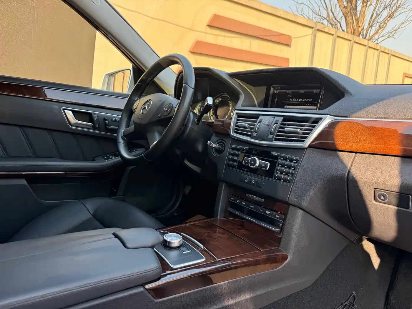 Mercedes-Benz E-Class 2013 Model E 260 L CGI Elegance фото 19