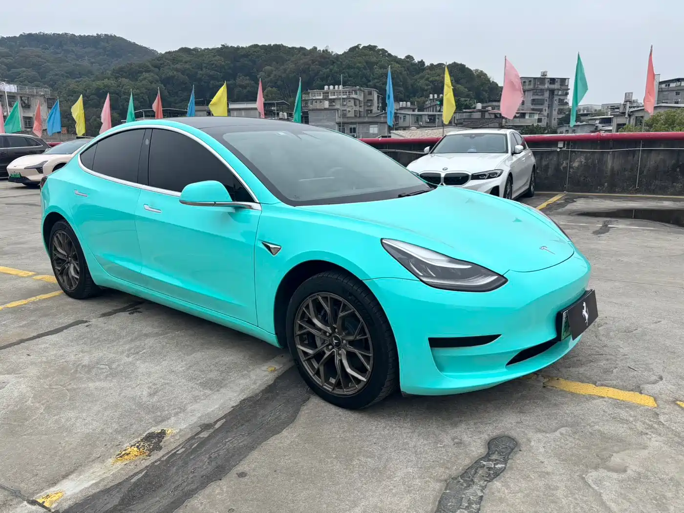 TESLA MODEL 3