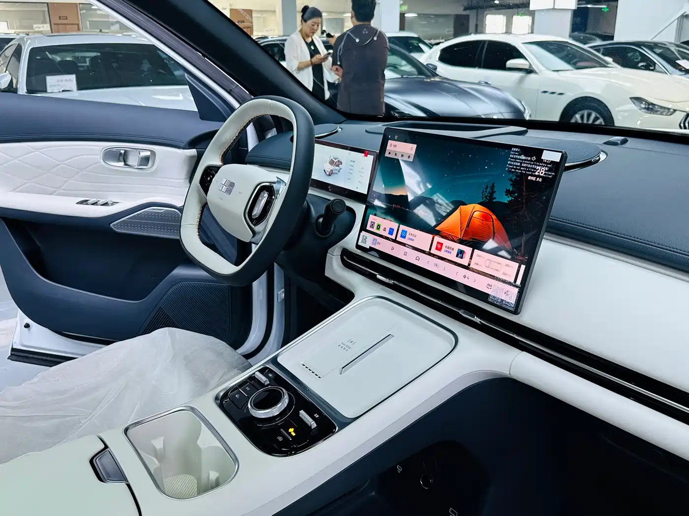 Geely Galaxy Galaxy Starship 7 EM-i 2025 Model 120km Explorer+ Edition фото 7