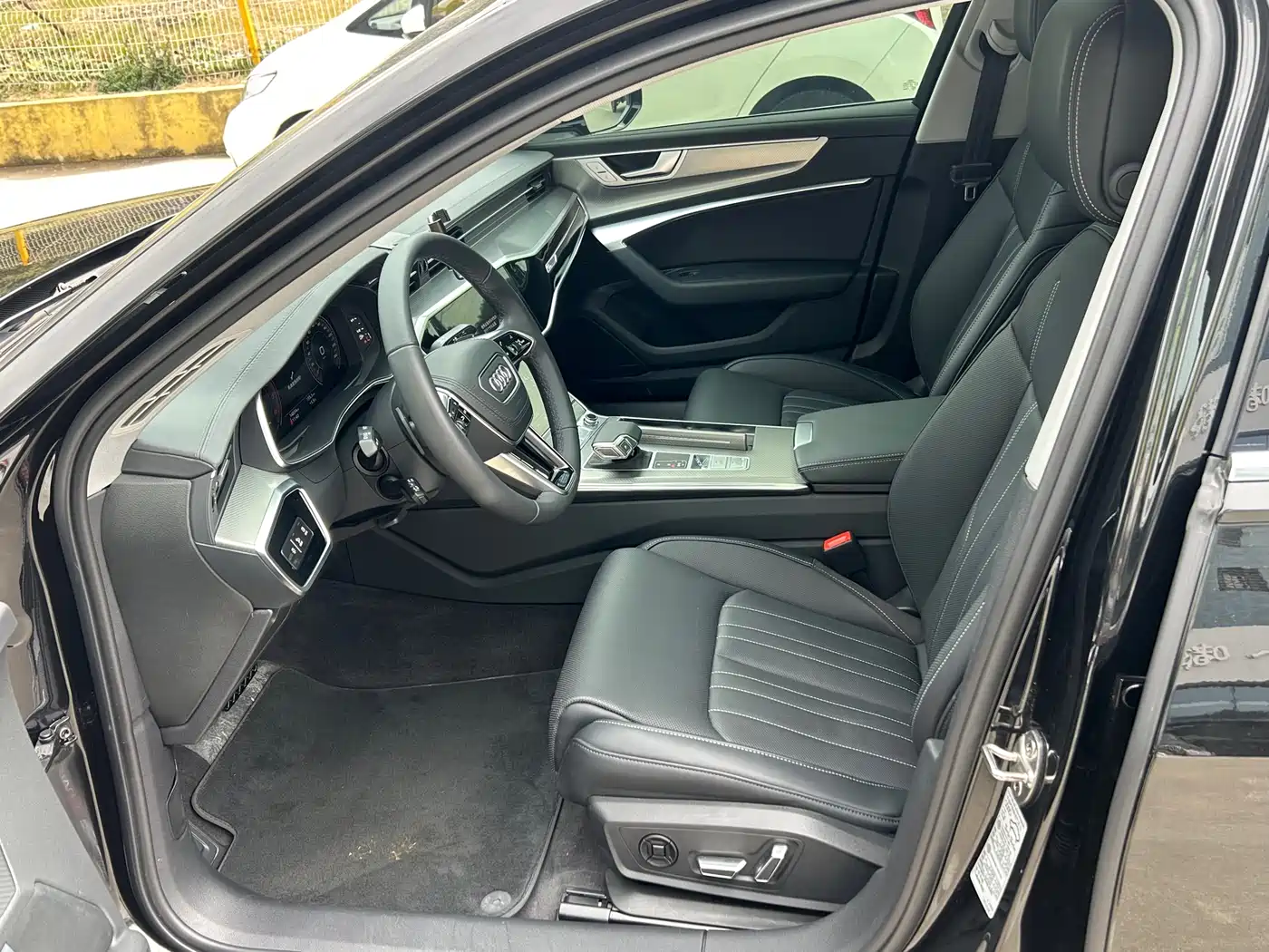 Audi A6L 2024 40 TFSI Luxury Elegance фото 4