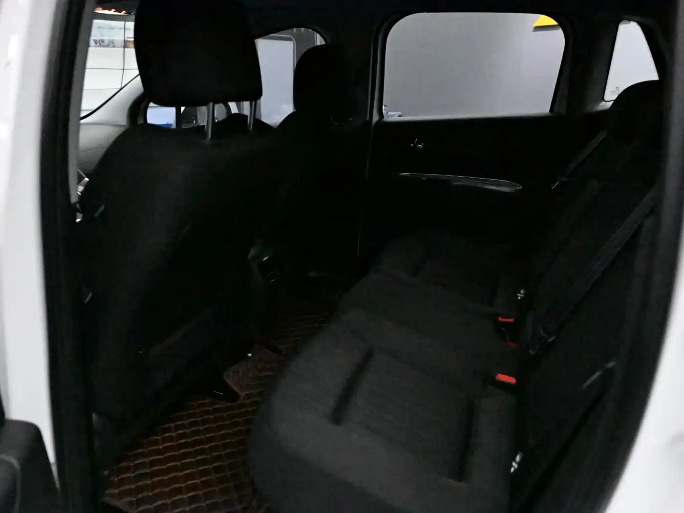 Peugeot 3008 2016 1.6THP Automatic Classic Edition фото 8