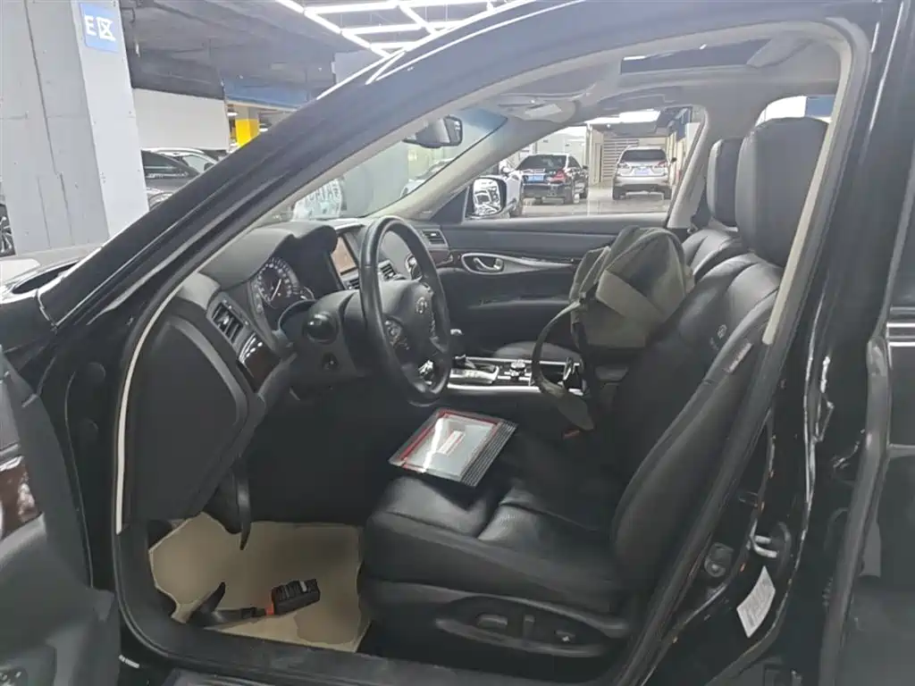 Infiniti Q70 2015 2013 Q70L 2.5L Comfort