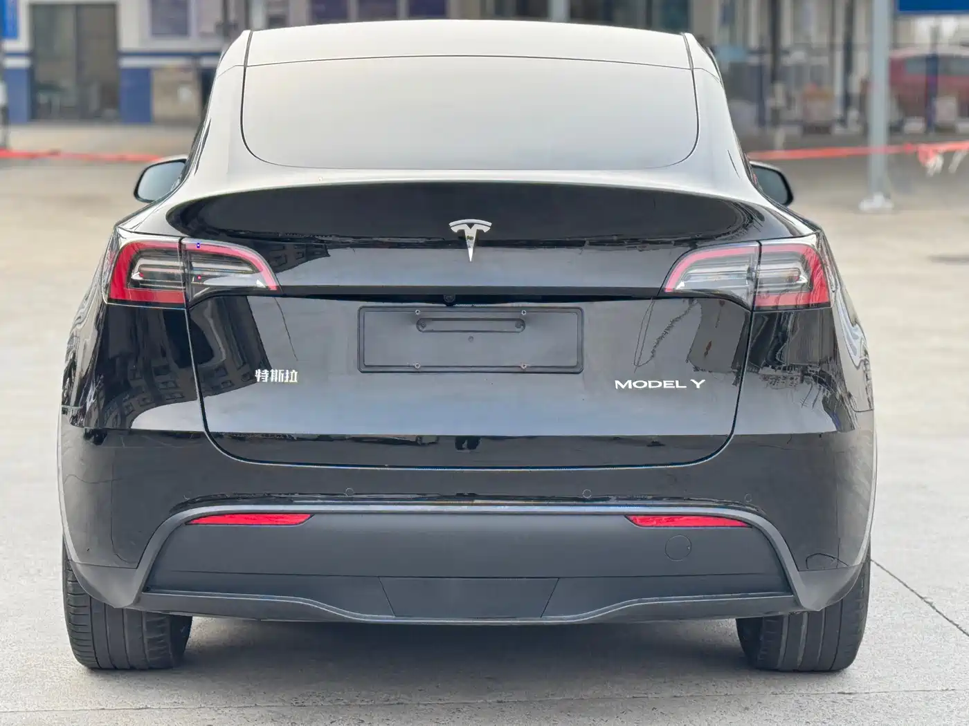 TESLA MODEL Y