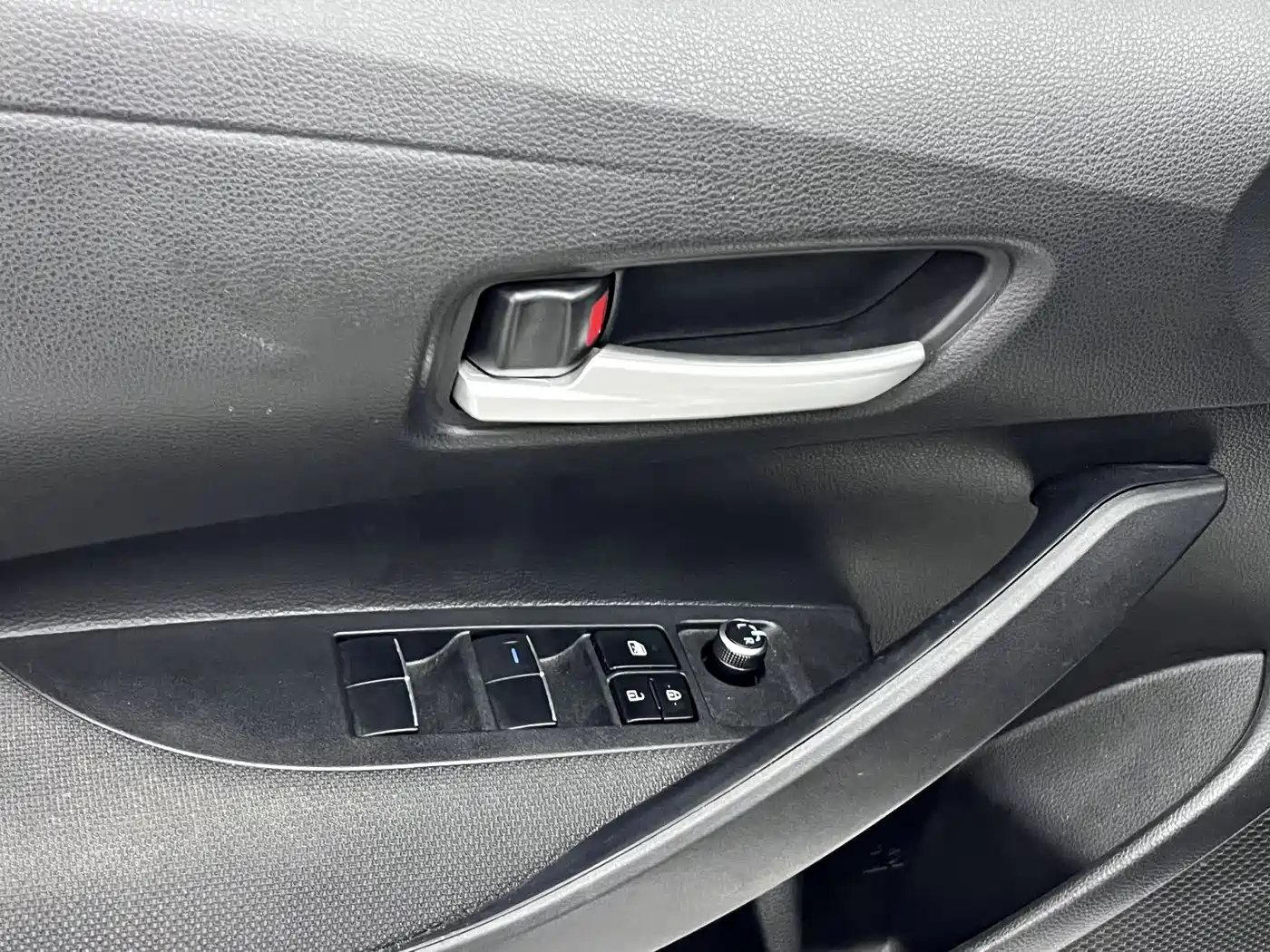 Toyota Levin 2021 185T CVT Luxury Edition фото 17