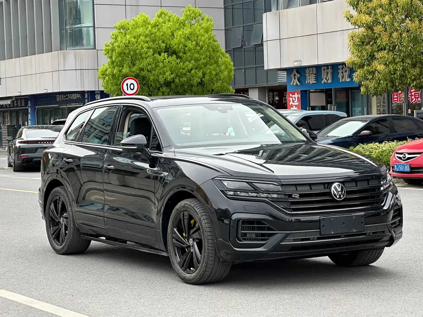 VOLKSWAGEN TOUAREG