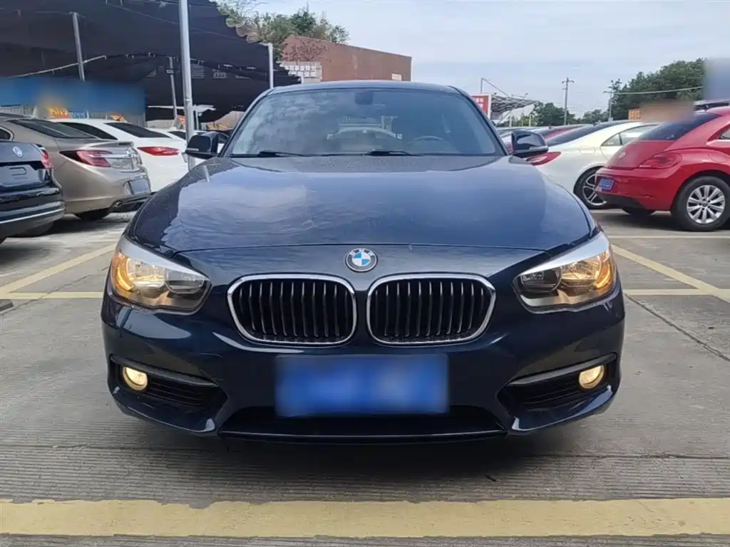 BMW 1 Series (Import) 2016 120i Leading Model фото 3