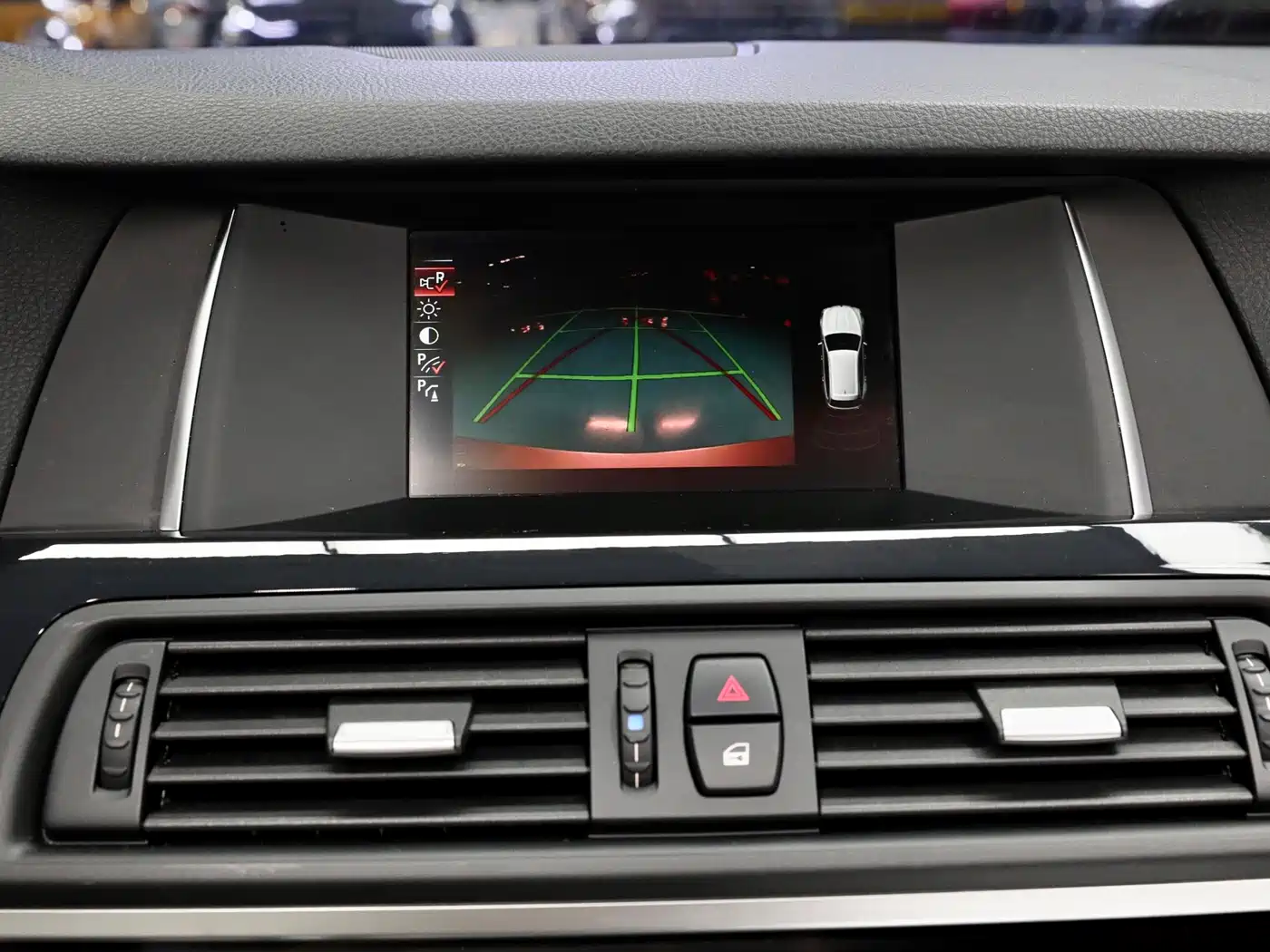 BMW 5 Series (Import) 2014 520i Touring фото 14