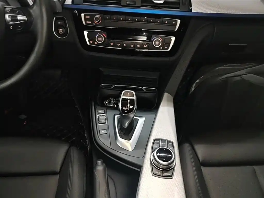 BMW 3 Series GT 2018 320i M Sport фото 7