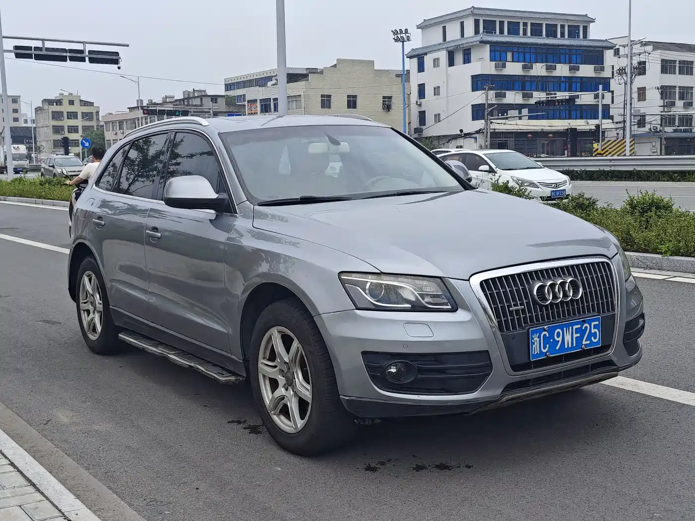 Audi Q5 2012 2.0TFSI Comfort фото 3