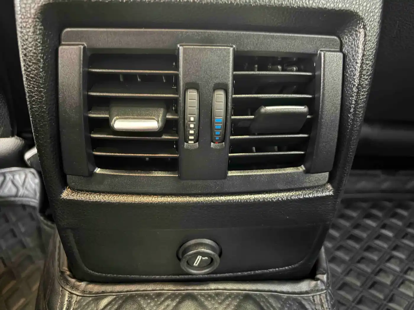 BMW 1 Series (Import) 2015 120i Leading фото 14