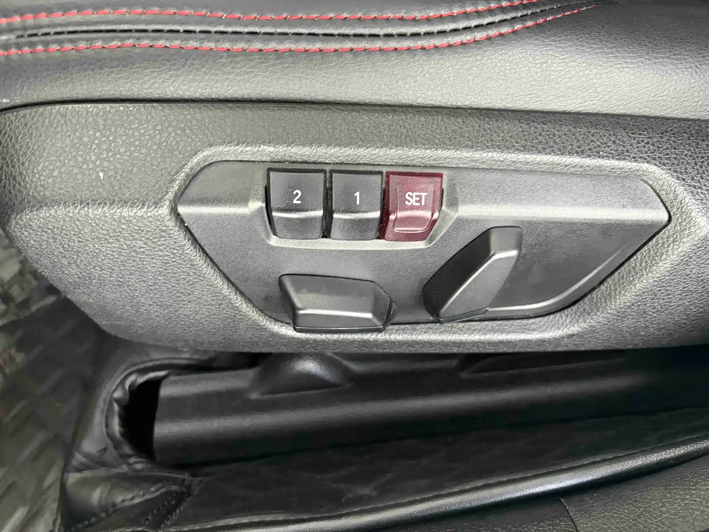 BMW 1 Series (Import) 2015 120i Leading фото 20