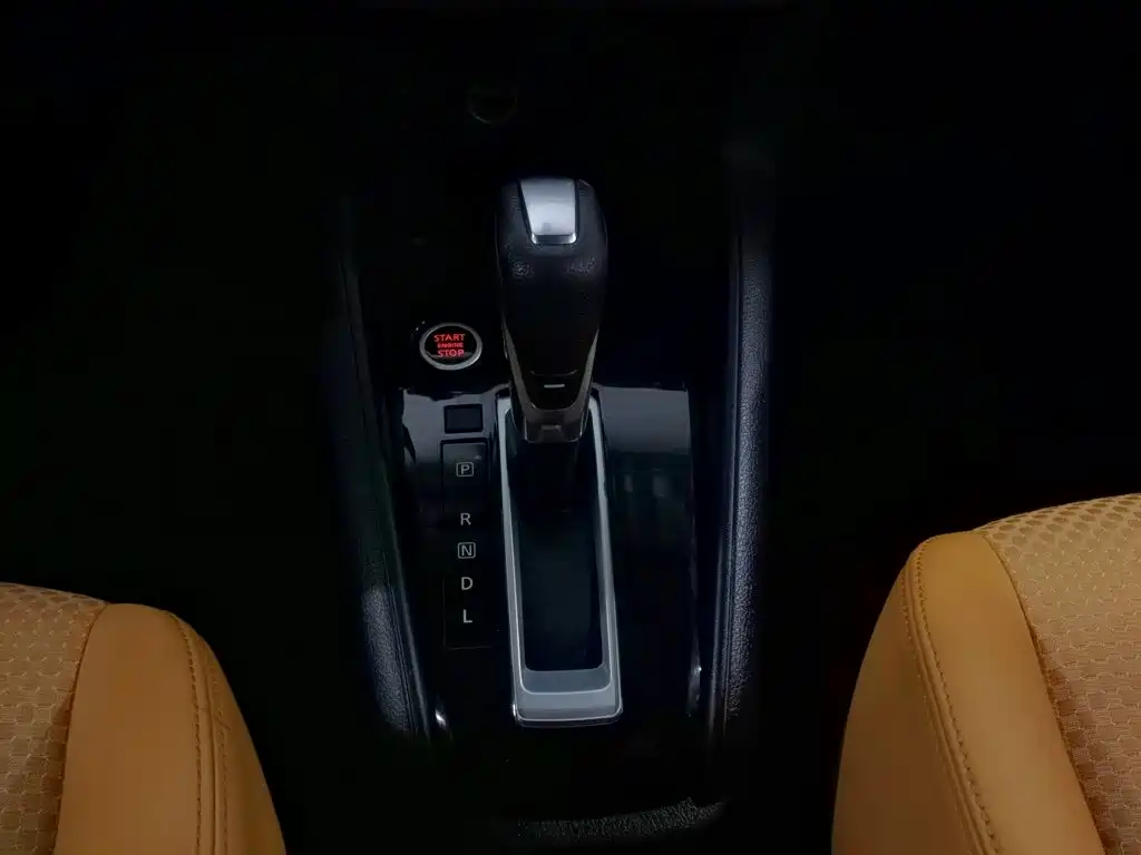 Photo 13 - Nissan Kicks