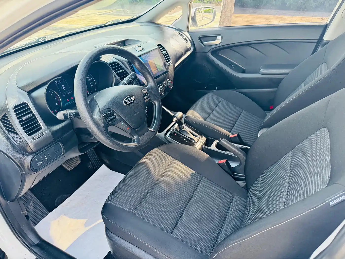 Kia K3 2016 1.6L Automatic GLS фото 4