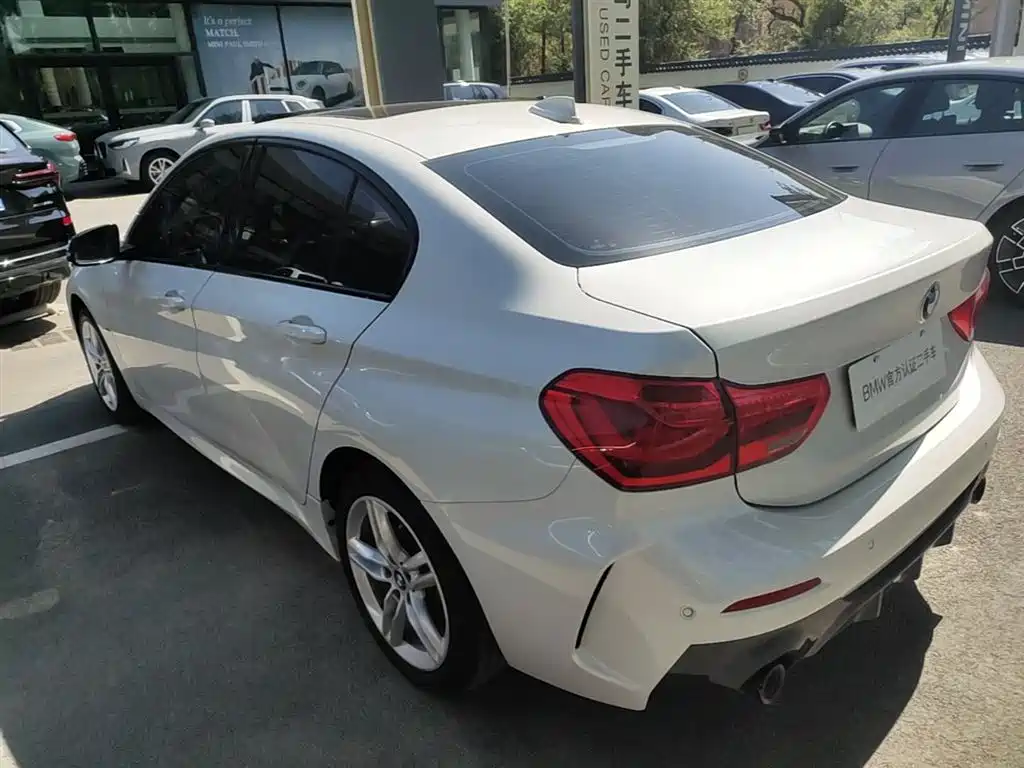 BMW 1-SERIES