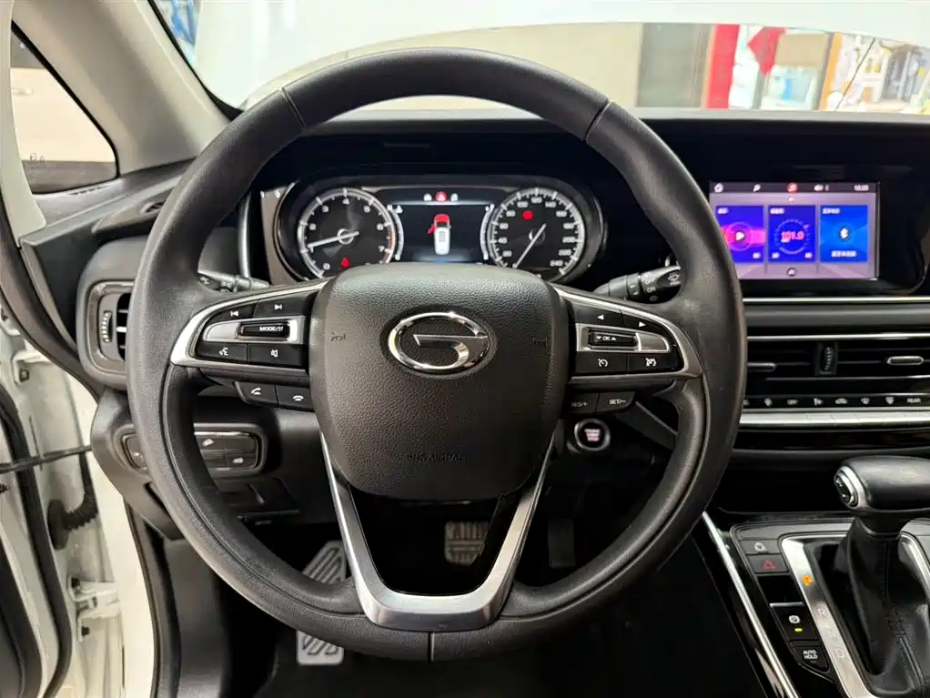 GAC Trumpchi Trumpchi M6 2021 270T DCT Luxury Edition (7-Seater) фото 11