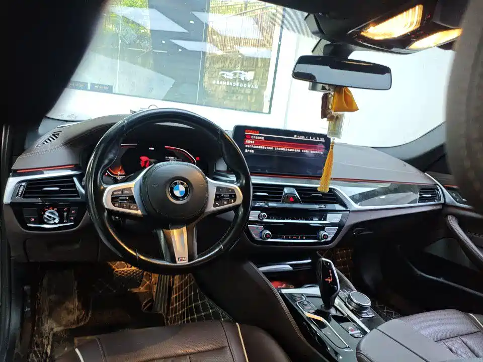 BMW 5 Series 2021 525Li M Sport Package фото 5