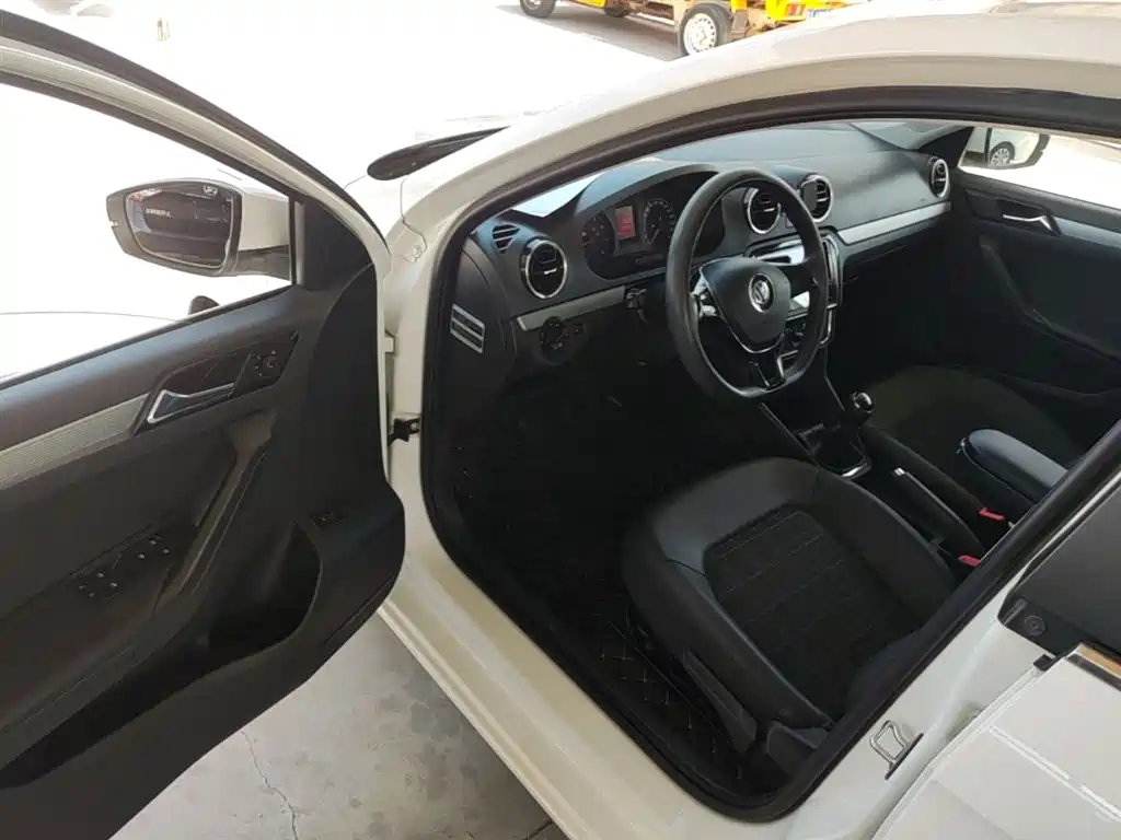 Volkswagen Jetta 2017 1.5L Manual Comfort фото 15