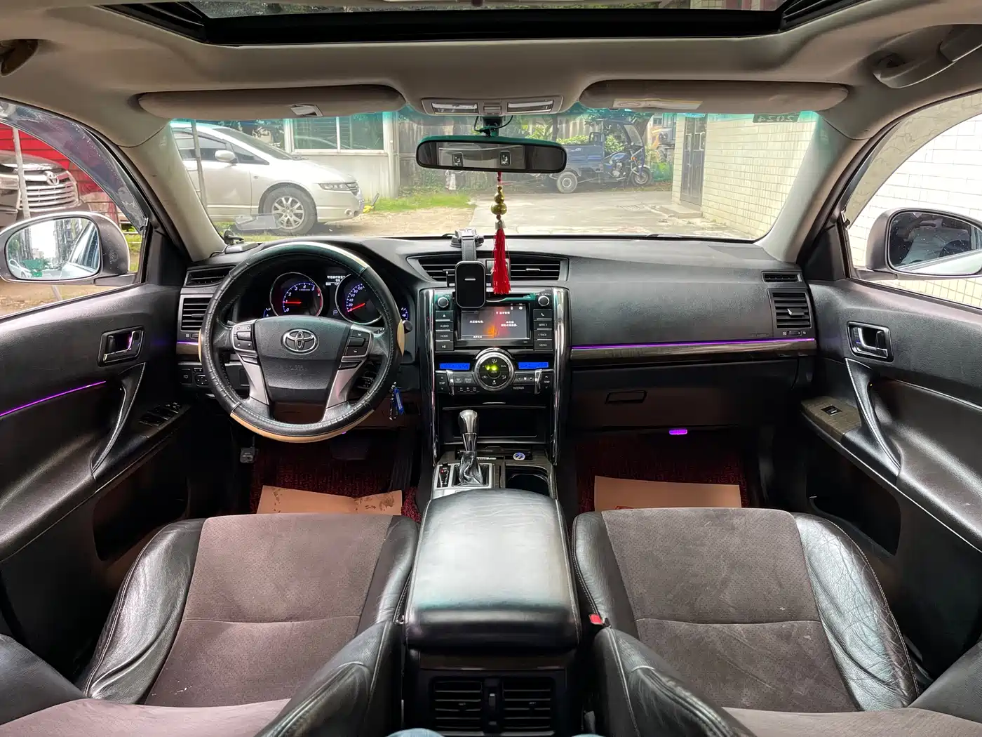 Toyota Reiz 2013 2.5V Premium Edition фото 9