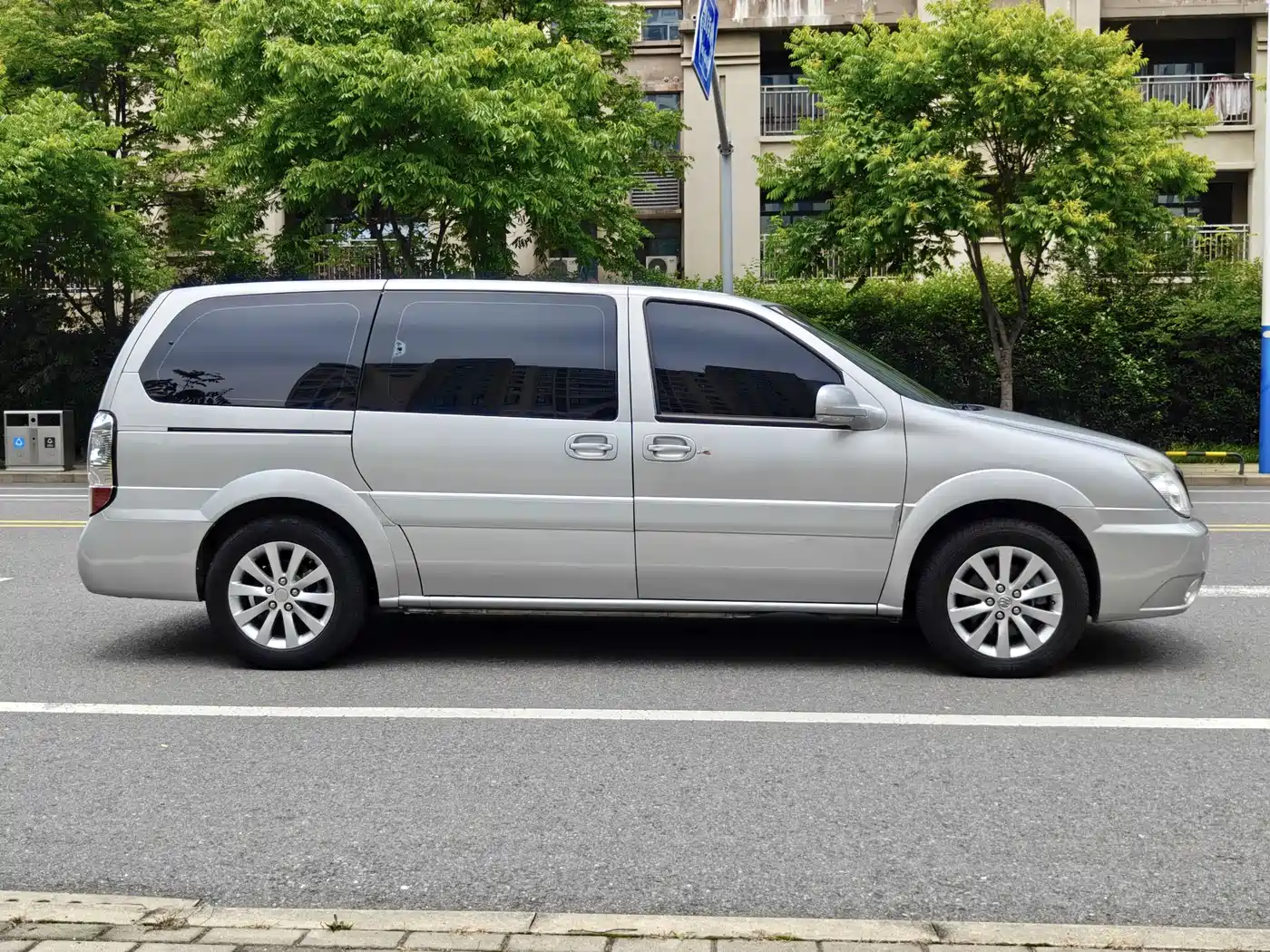 Buick GL8 2013 2.4L Comfort Edition фото 7