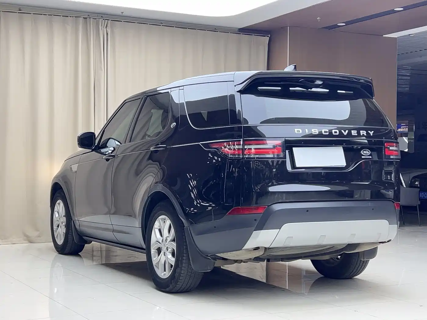 Land Rover Discovery 2020 2.0T SE фото 14