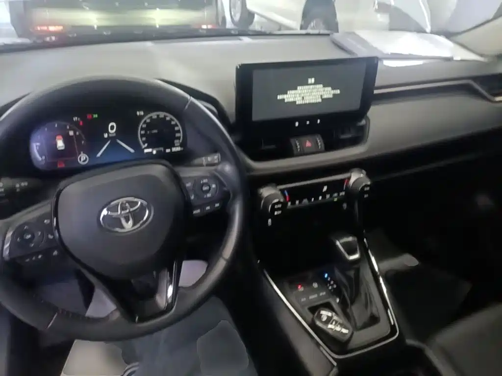 Фото 10 - Toyota Wildlander
