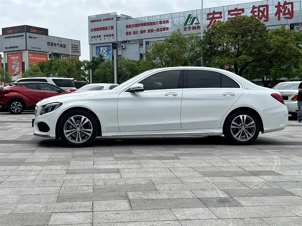 Mercedes-Benz C-Class 2017 Facelift C 200 L Sport Edition фото 8