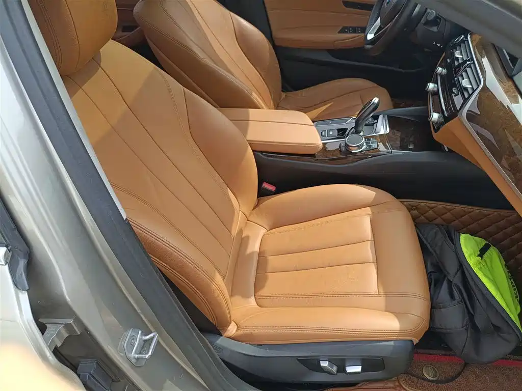 BMW 5 Series 2018 528Li Launch Special Edition фото 24