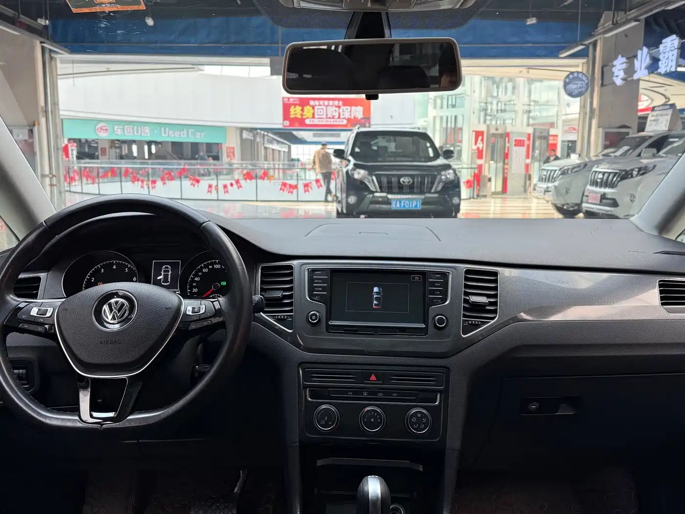 Volkswagen Golf Sportsvan 2016 230TSI Automatic Progressive фото 8