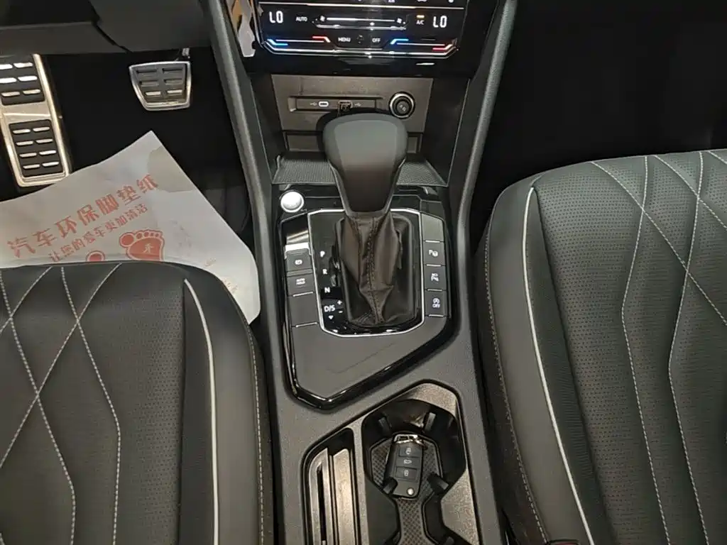 Volkswagen Tiguan L 2024 330TSI Automatic 2WD R-Line Premium Enjoyment Edition фото 10