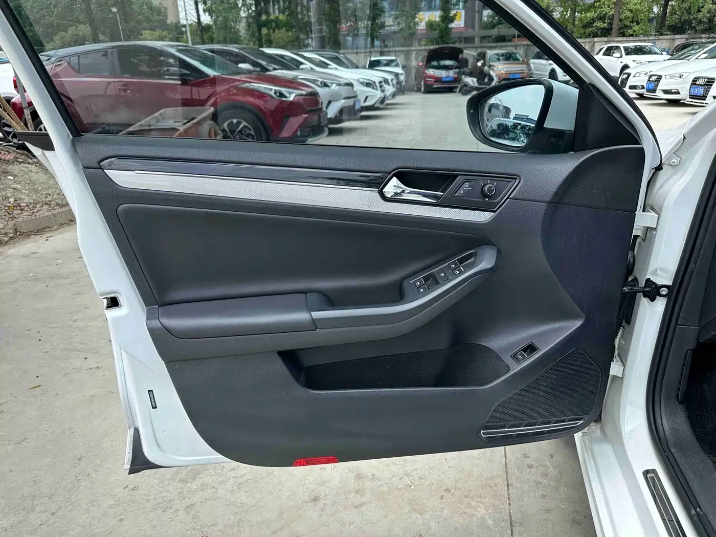Volkswagen Sagitar 2017 230TSI Automatic Comfort фото 4