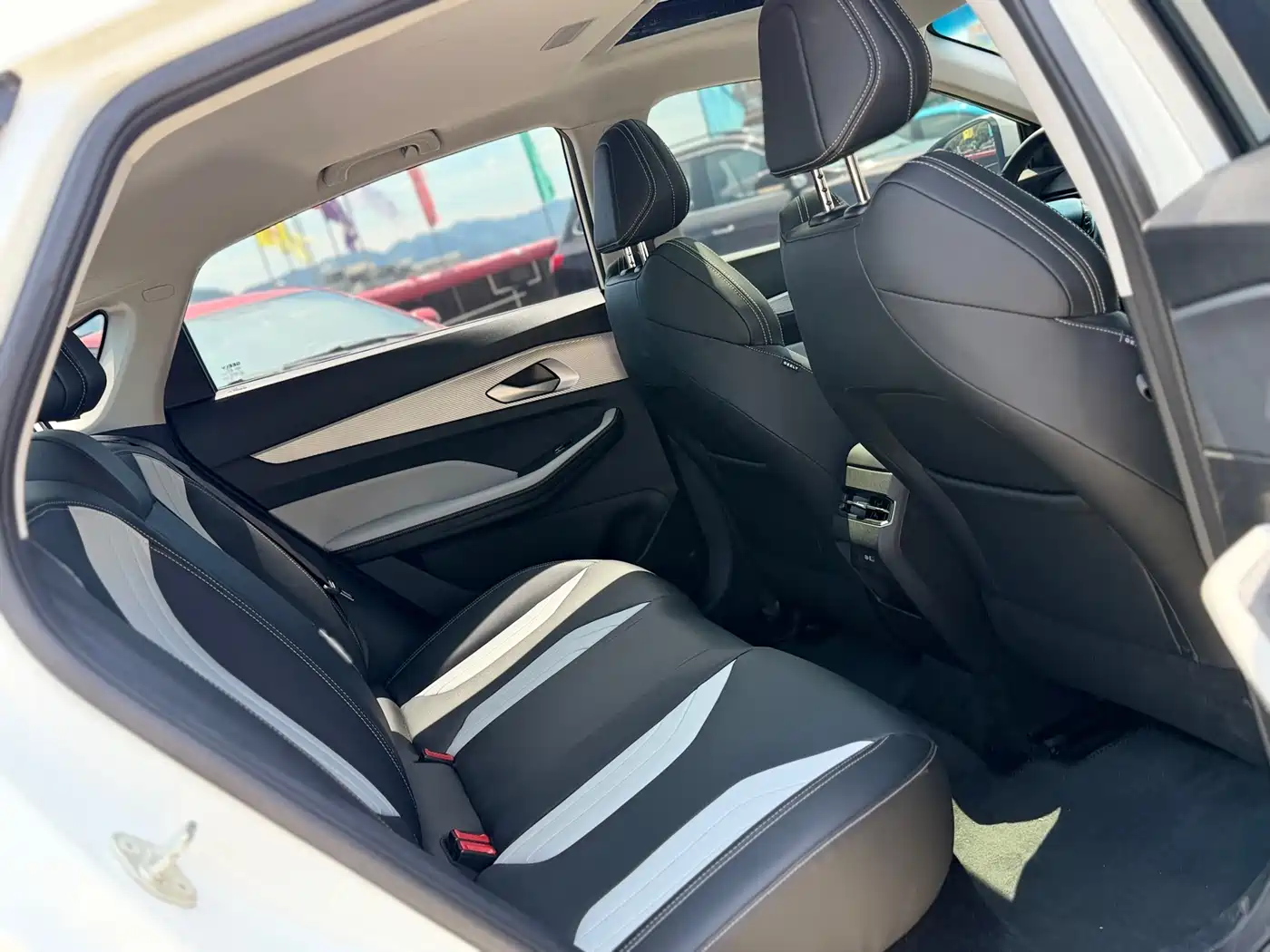 GEELY AUTOMOBILE BINRUI