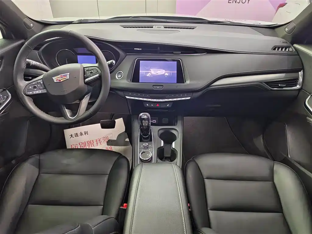 CADILLAC XT4