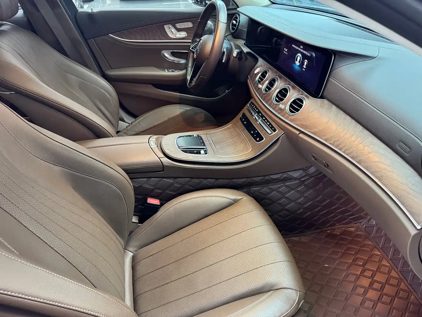 Mercedes-Benz E-Class 2020 E 300 L Fashion фото 10
