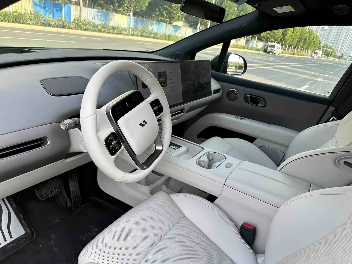 Li Auto i6 2026 2025 4WD Base Model