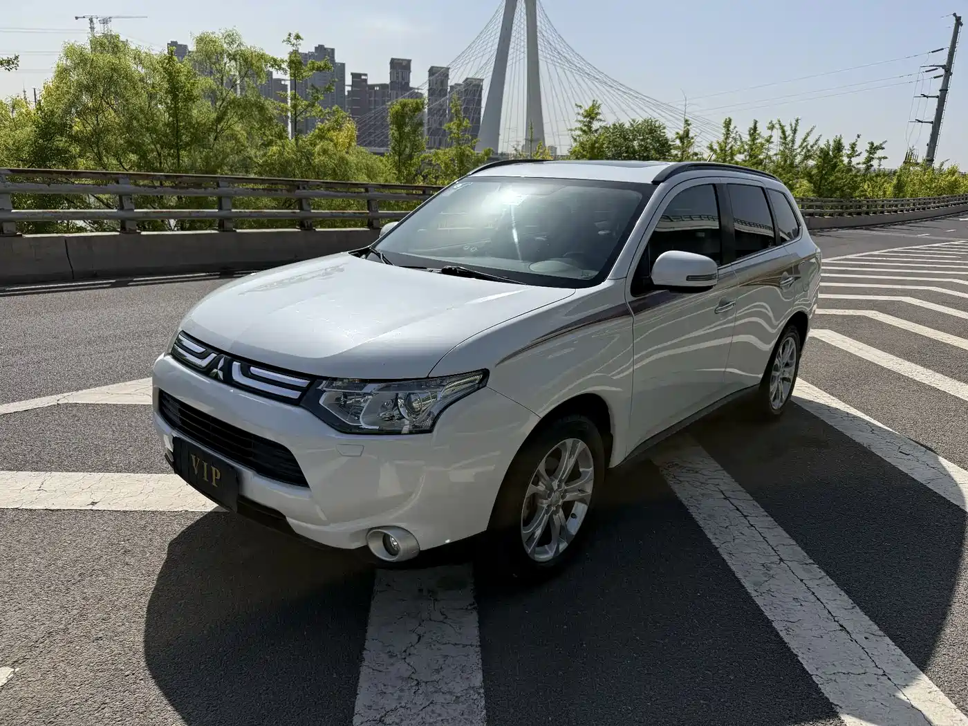 Mitsubishi Outlander (Import) 2013 2.4L 4WD Luxury Navigation 5-seater