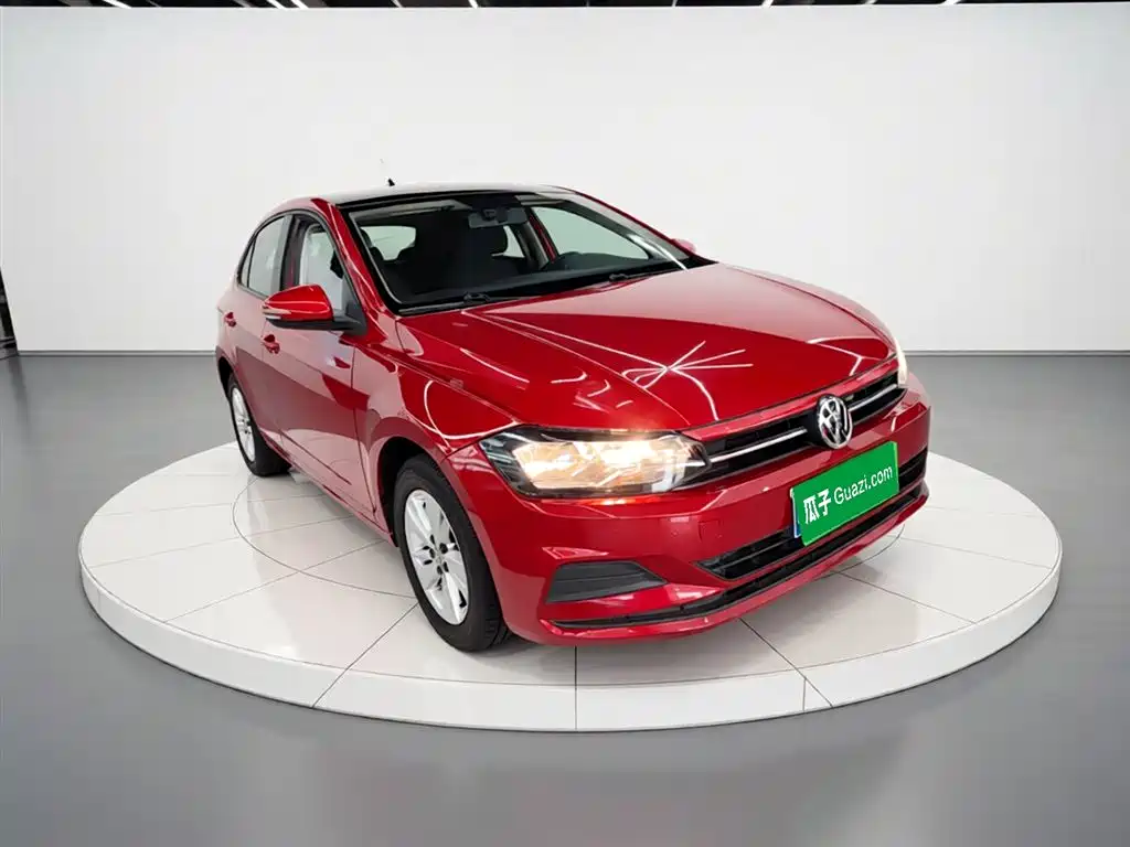 Volkswagen Polo 2019 Plus 1.5L Automatic Panorama Enjoyment Edition фото 4