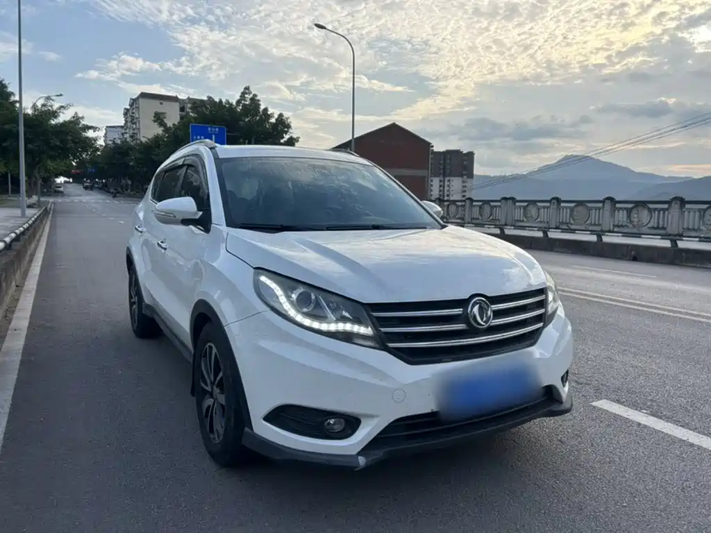 Dongfeng Fengguang Fengguang 580 2016 2016 Facelift 1.5T CVT Luxury