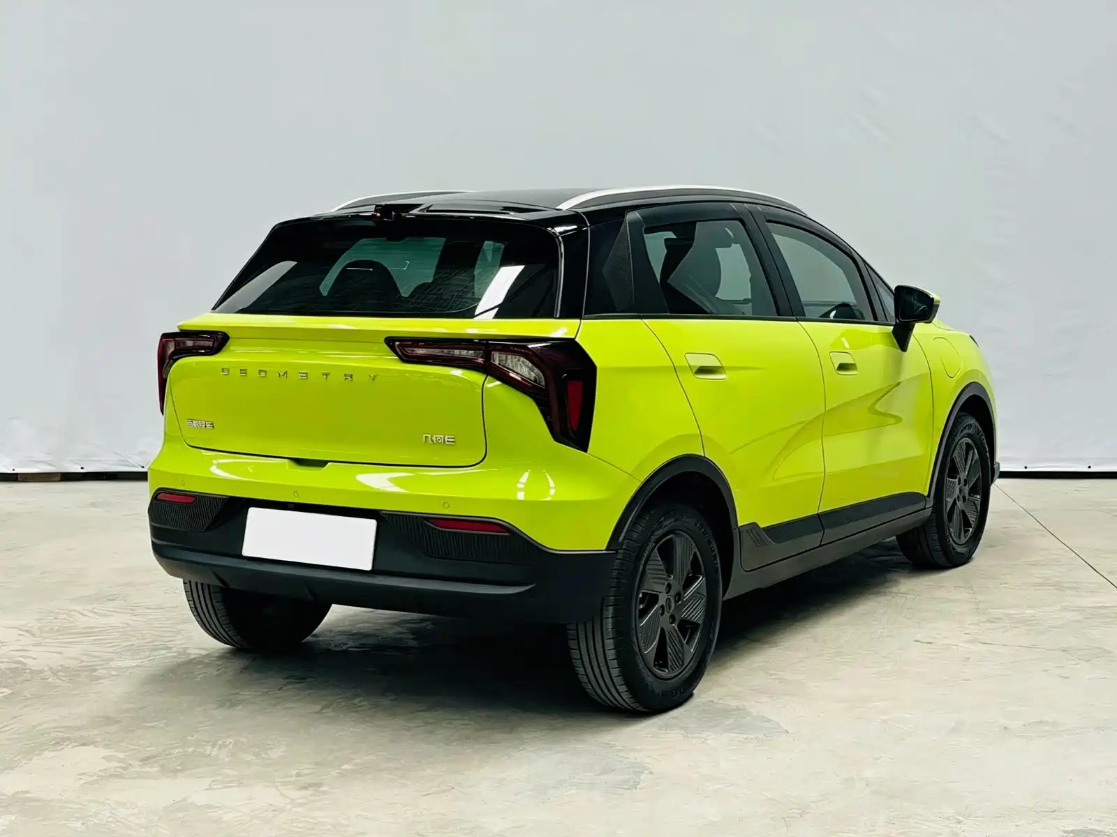 Фото 6 - Geely Geometry E Firefly
