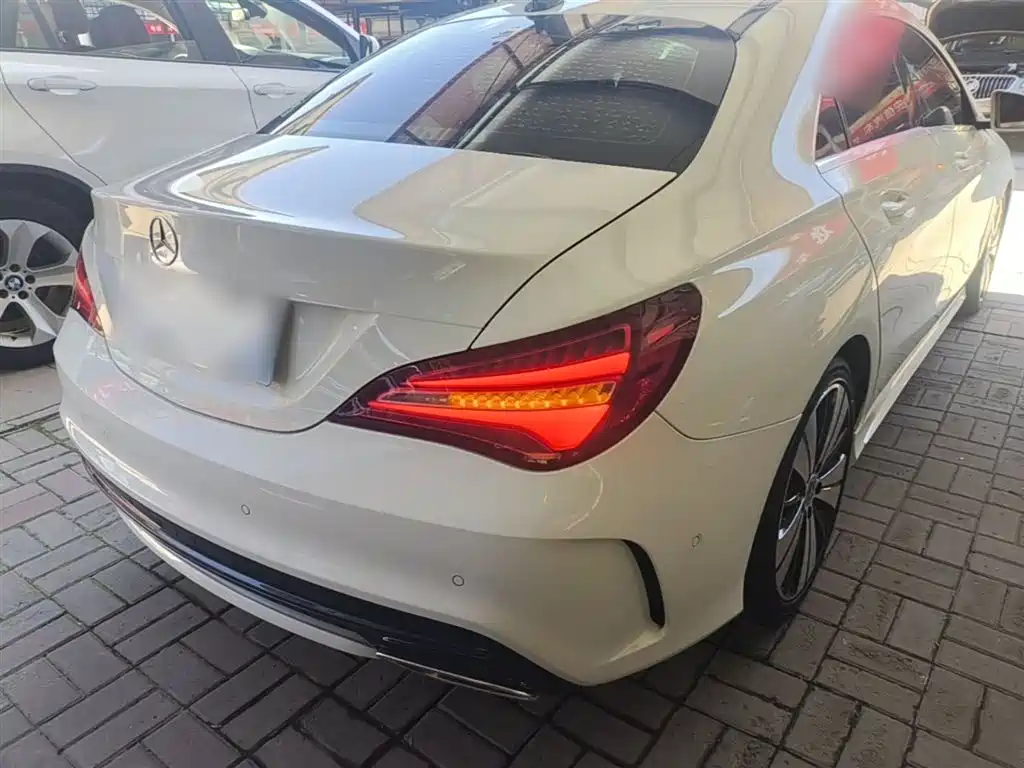 Mercedes-Benz CLA (Import) 2017 Facelift CLA 200 Style фото 7
