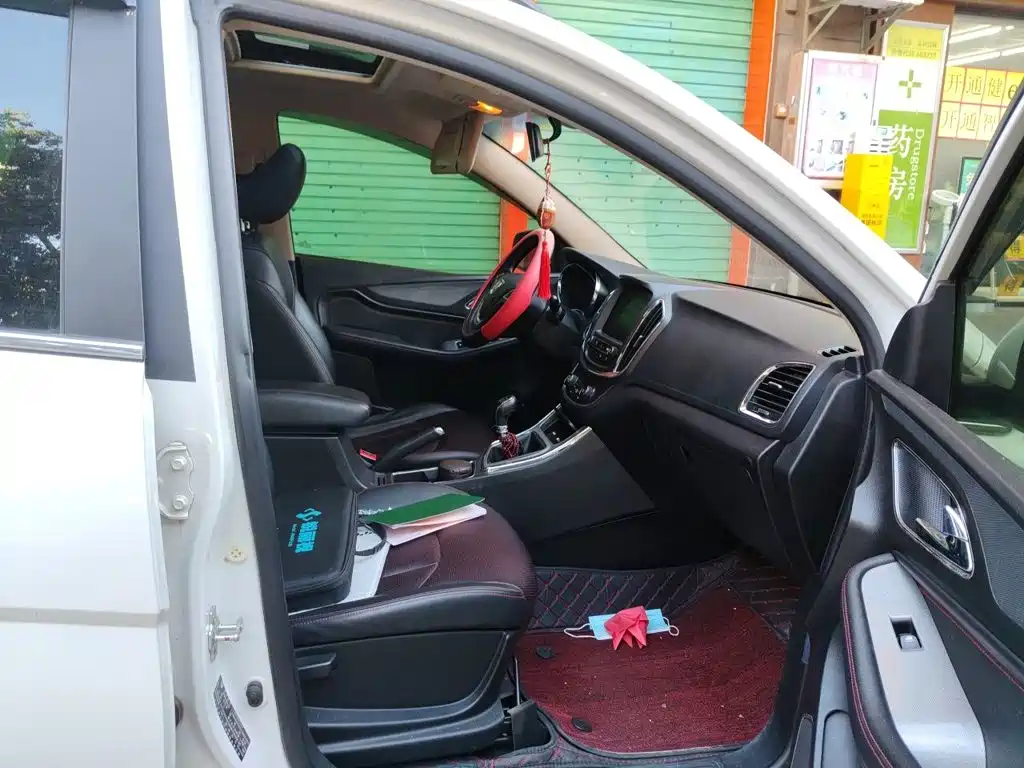 Baojun 560 2015 2015 1.8L Manual Luxury