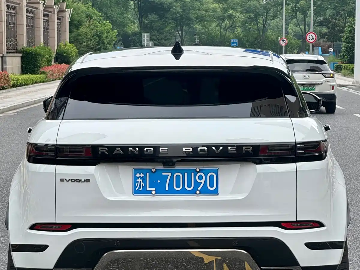 Land Rover Range Rover Evoque 2024 Range Rover Evoque L 249PS Light Master Edition фото 12