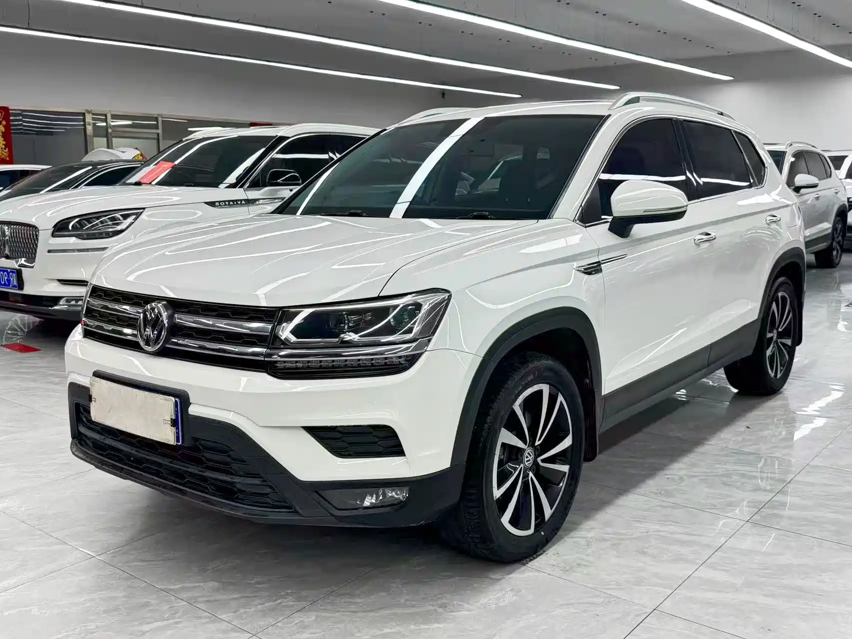 Photo 1 - Volkswagen Tharu