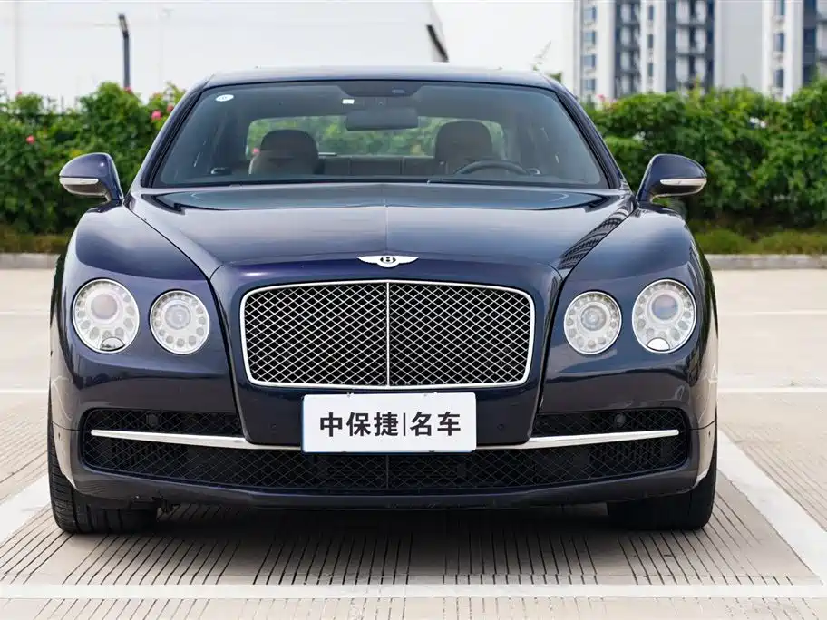 Фото 3 - Bentley Flying Spur