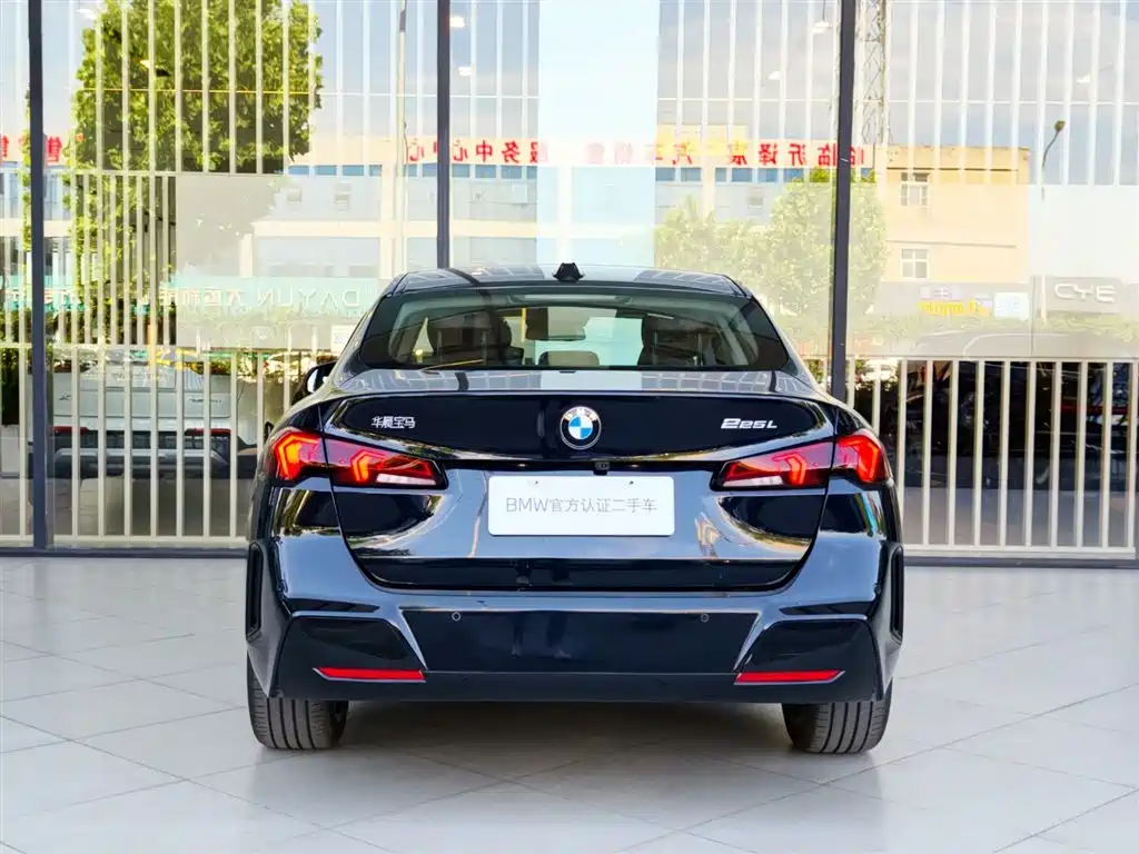 BMW 2 Series 2025 225L M Sport Package фото 7