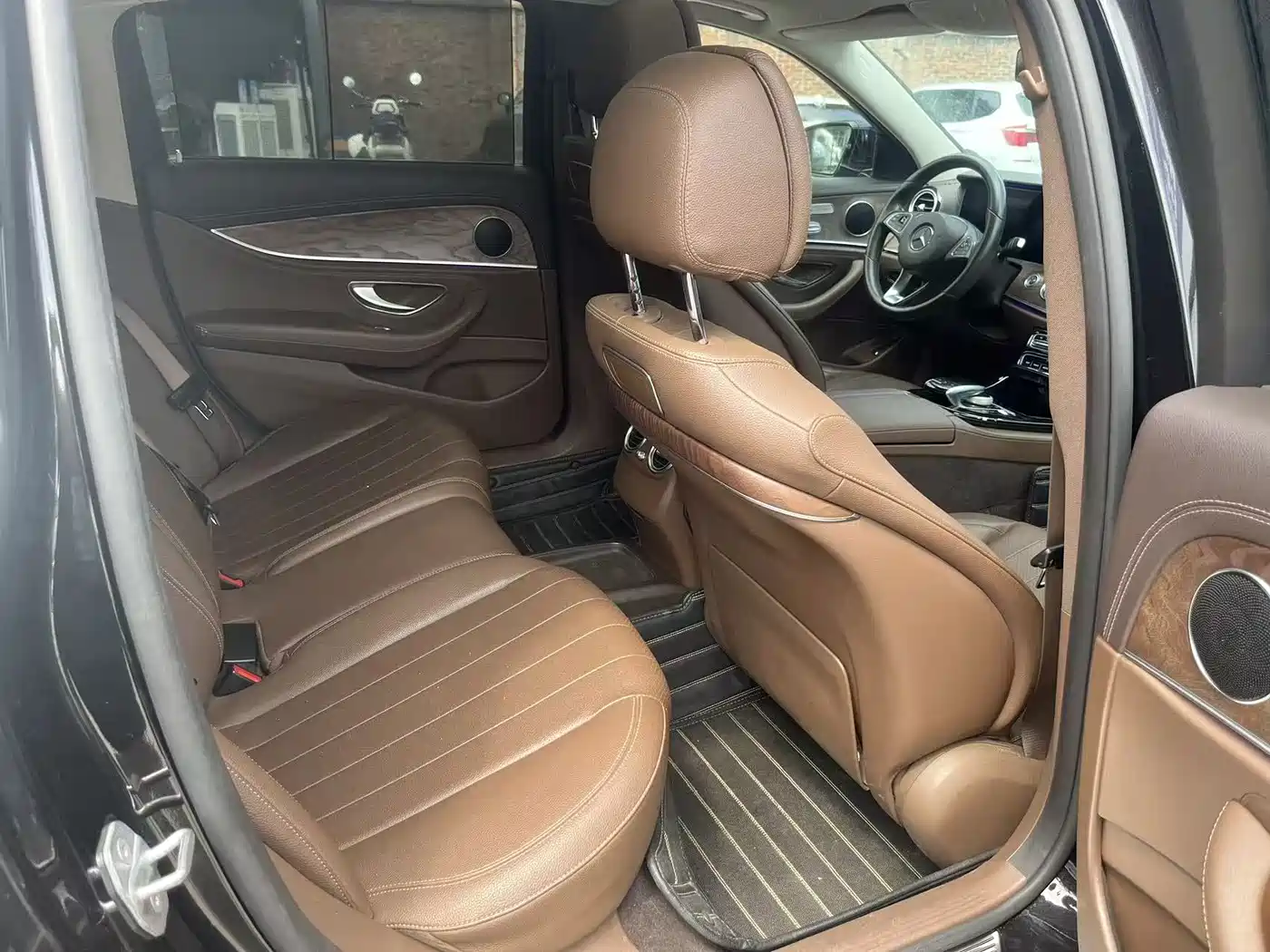 Mercedes-Benz E-Class 2016 E 300 L Fashion Type фото 14